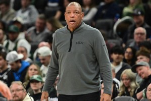 雄鹿队总经理揭秘道格·里弗斯为何至今未被解雇：今年很难